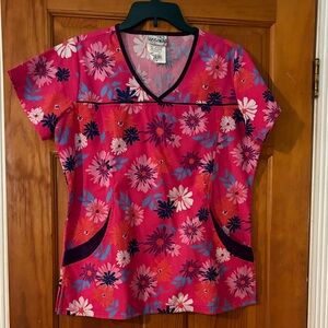 UA scrubs M   Pink Floral Women's scrub top